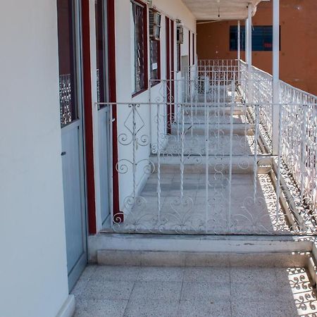 OYO Hotel Rubi Zihuatanejo Buitenkant foto