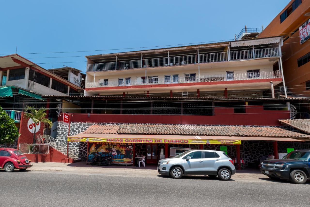 OYO Hotel Rubi Zihuatanejo Buitenkant foto