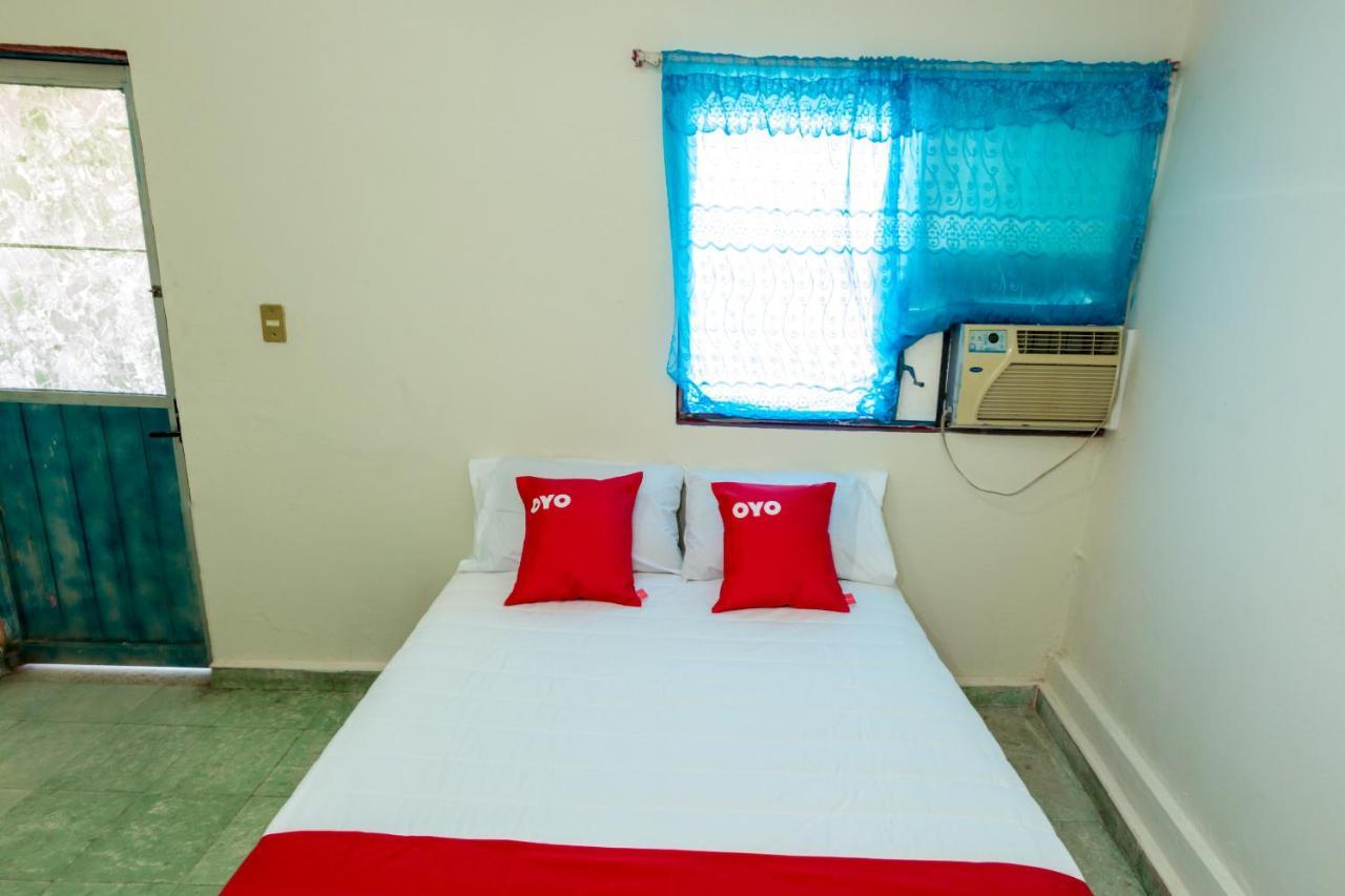 OYO Hotel Rubi Zihuatanejo Buitenkant foto