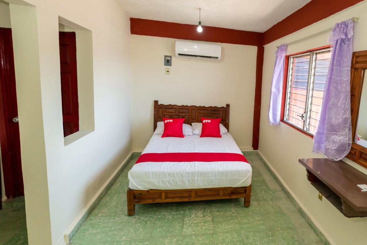 OYO Hotel Rubi Zihuatanejo Buitenkant foto