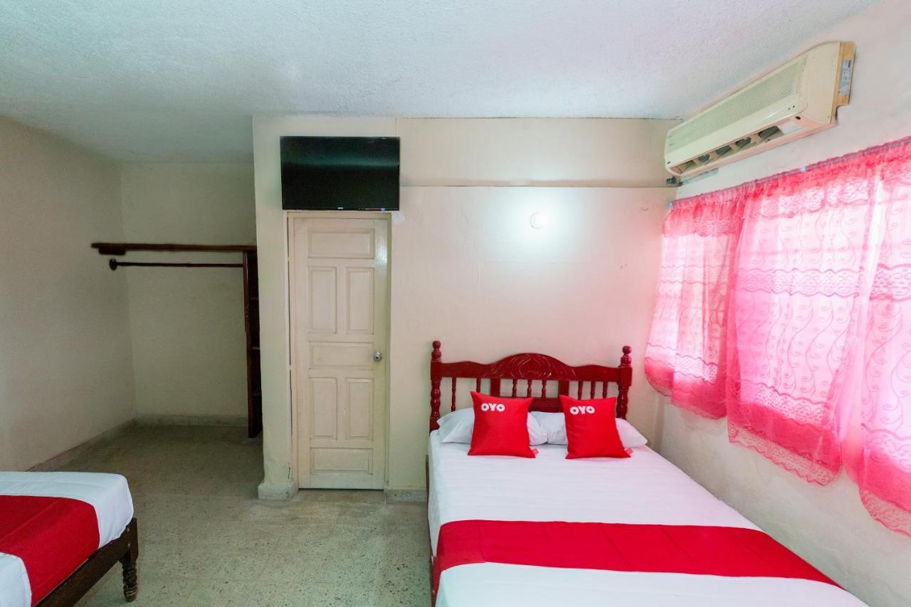 OYO Hotel Rubi Zihuatanejo Buitenkant foto
